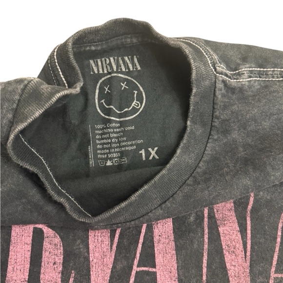 Nirvana Live '93 Black T-Shirt - Picture 2 of 4